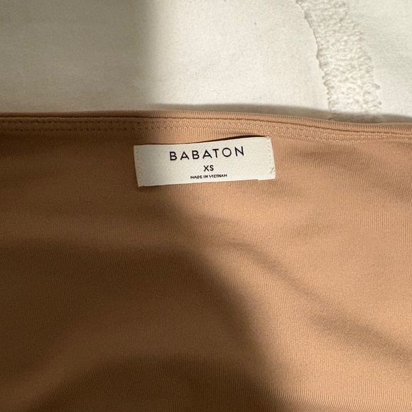 Babaton Contour Long Sleeve – Taupe / Nude Size XS - Picture 3 of 3